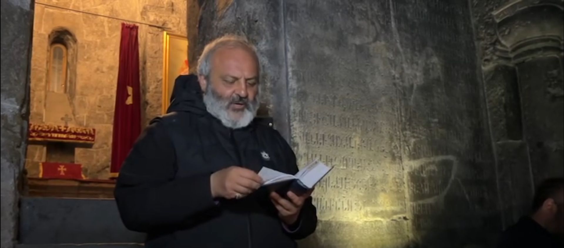 Տավուշից Երևան երթի մասնակիցներն օրն ամփոփել են Հաղարծինի վանքում աղոթքով (տեսանյութ)