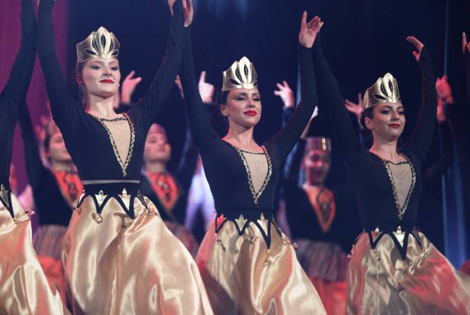 Հայաստանում ստեղծագործող երգի և պարի ավելի քան հիսուն համույթ մասնակցել է «Ծաղկունք» միջազգային փառատոնին