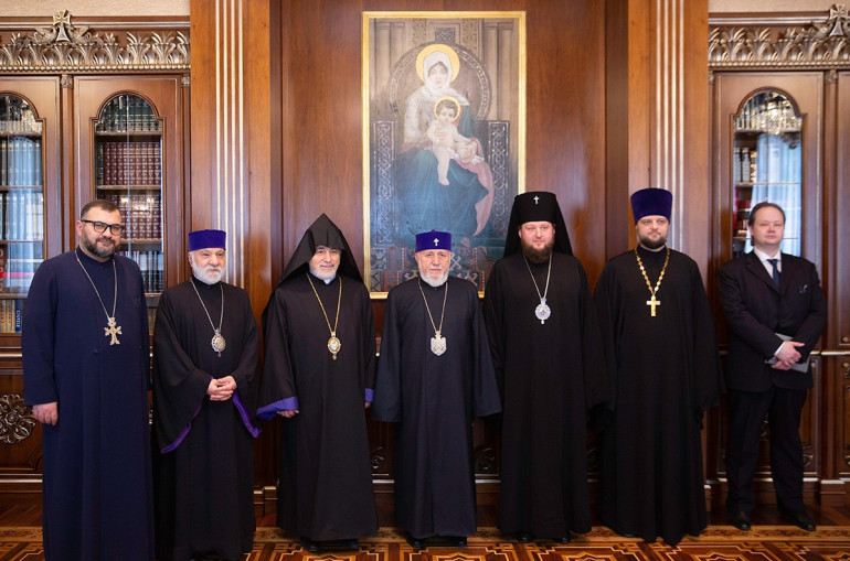 Կաթողիկոսը արքեպիսկոպոս Ակսիյին ներկայացրեց ադրբեջանցիների կողմից Ացախում սրբատեղիների ոչնչացման դեպքեր