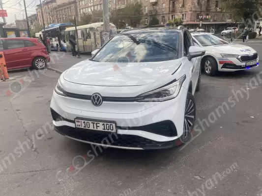 Վարորդական իրավունքի վկայական չունեցող 18-ամյա վարորդը Երևանում վրաերթի է ենթարկել հետիոտնի. վերջինը տեղափոխվել է հիվանդանոց