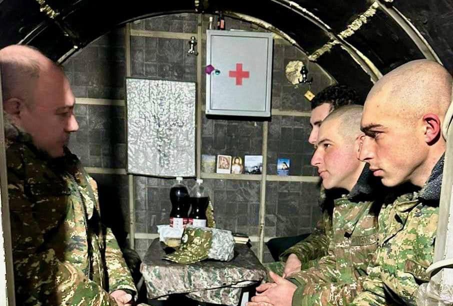 ՊՆ ռազմական ոստիկանության պետ, գեներալ-մայոր Աշոտ Զաքարյանն այցելել է ՊՆ N զորամասի մարտական դիրք (լուսանկարներ)