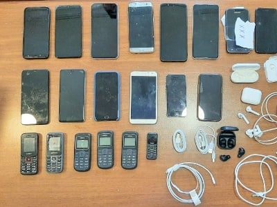 «Նուբարաշեն» ՔԿՀ-ում կալանավորված անձին բերված սառնարանում 20 բջջային հեռախոս և այլ արգելված իրեր են հայտնաբերվել