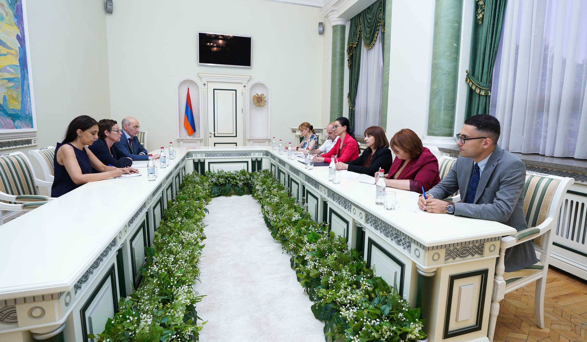 Գլխավոր դատախազը ՀՀ-ում Ֆրանսիայի դեսպանի հետ քննարկել է համագործակցության զարգացման հեռանկարները