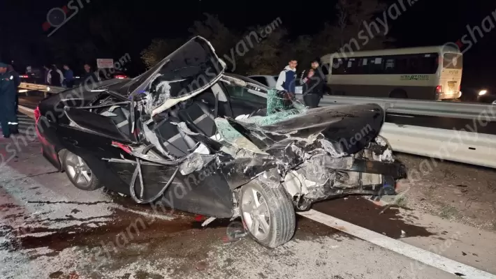 Ողբերգական ավտովթար Արագածոտնի մարզում. բախվել են Toyota Camry-ն ու քարով բարձված Зил-ը. աղջիկ երեխա է զոհվել