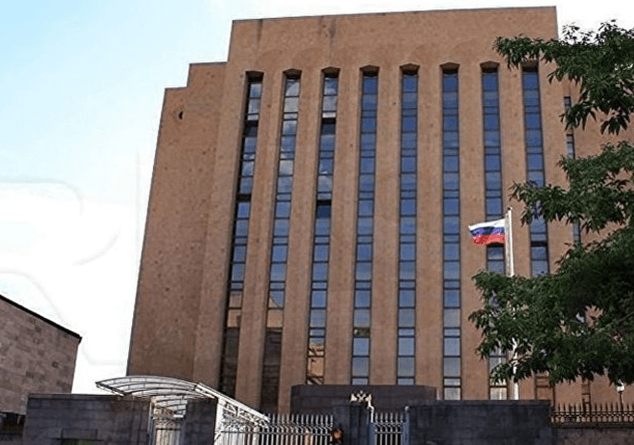Посольство России выступило с заявлением в связи с осквернением памятника Грибоедову в Ереване
