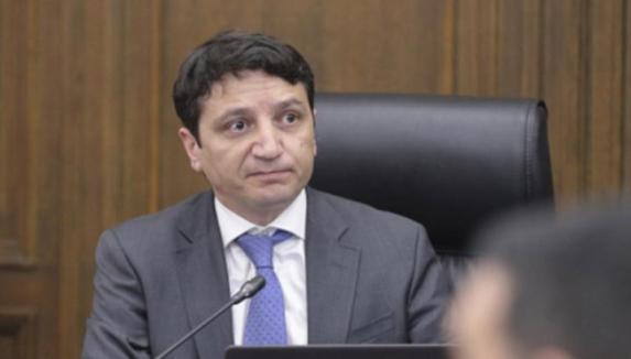 Եթե տեղ կա պարտք վերցնելու, որ ավելի առաջանցիկ տեմպով ներդրումներ անենք, դա պետք է անենք. Վահե Հովհաննիսյան