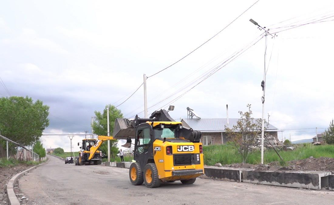 Հիմնանորոգվում է Հ-21, /Հ-75/ – Հոռոմ-Արթիկ-Ալագյազ հանրապետական նշանակության ավտոճանապարհի մի հատվածը