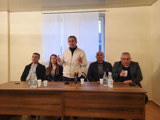 Քաղաքացիների հետ բոլոր հանդիպումների առանցքում Արցախում ստեղծված ծանր իրավիճակն է․ Սաղաթելյան