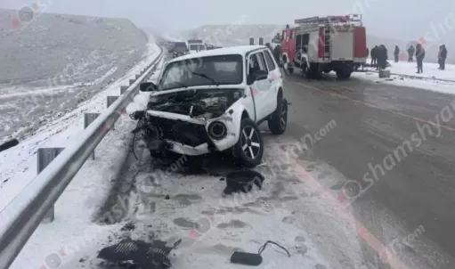 Երևան-Գյումրի ճանապարհին երեկ տեղի ունեցած խոշոր ավտովթարի հետևանքով զոհերի թիվը հասել է 3-ի