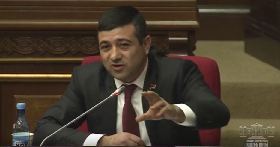Ինչո՞ւ են ներսից պայքարում Սարիկ Մինասյանի դեմ. «Ժողովուրդ»
