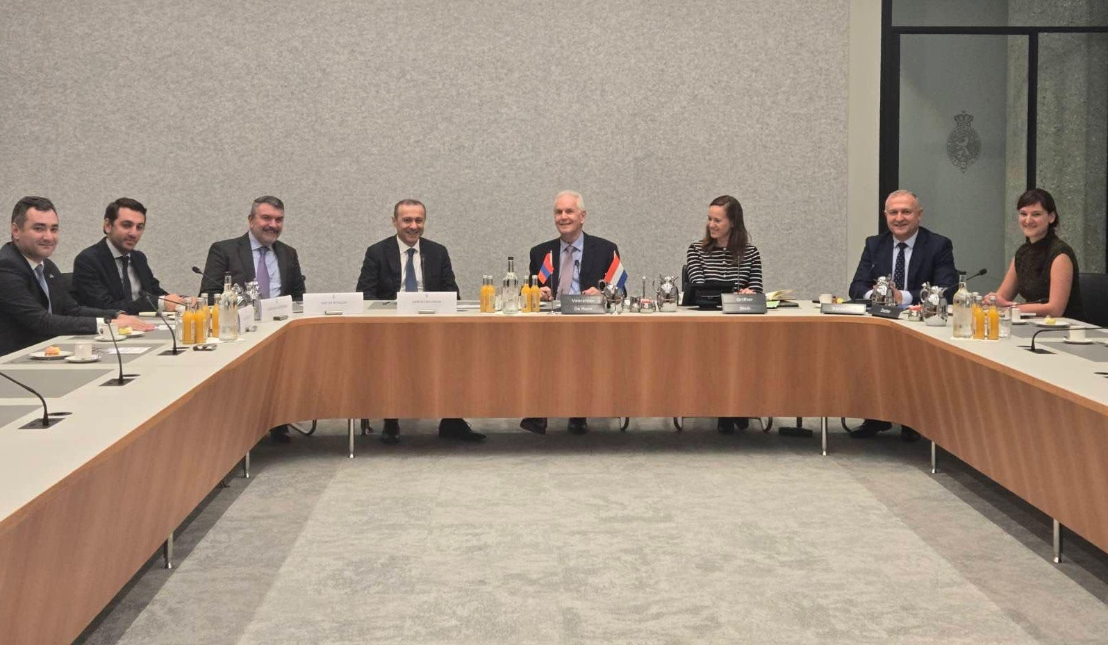 Նիդերլանդներում ծավալվել է բովանդակալից քննարկում, ՀՀ ԱԽ քարտուղարը պատասխանել է մի շարք հարցերի
