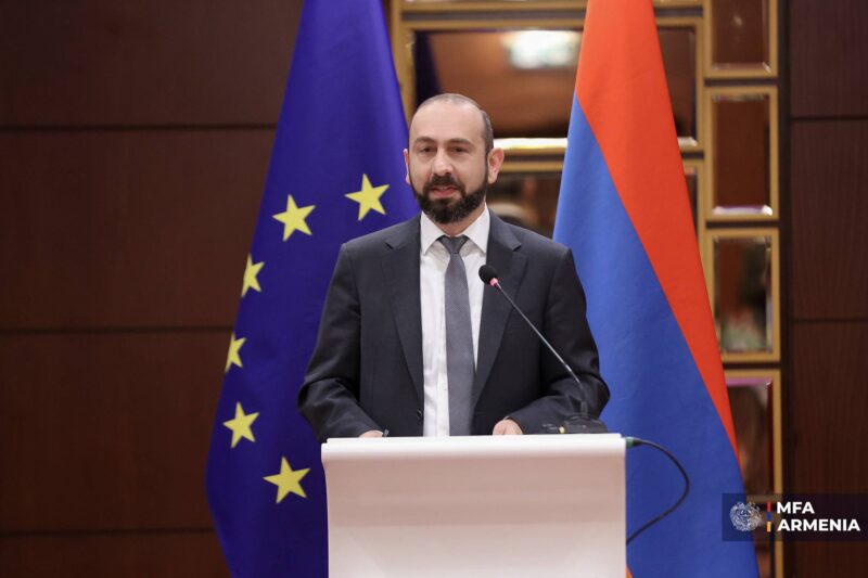 «Խաղաղության խաչմերուկը» համադրելի է ԵՄ «Համաշխարհային դարպասի» և «Միջին միջանցքի» գաղափարների հետ
