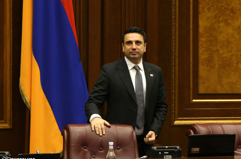 Ալեն Սիմոնյանը ԱԺ աշխատակիցներին աշխատավարձի 15 տոկոսի չափով պարգևատրում տալու մասին կարգադրություն է ստորագրել