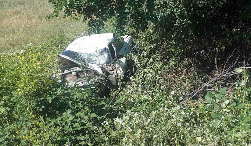 Արցախում «ԳԱԶ- 24» մակնիշի ավտոմեքենան բախվել է ծառին. ղեկին հայտնաբերվել է 21-ամյա վարորդի դին