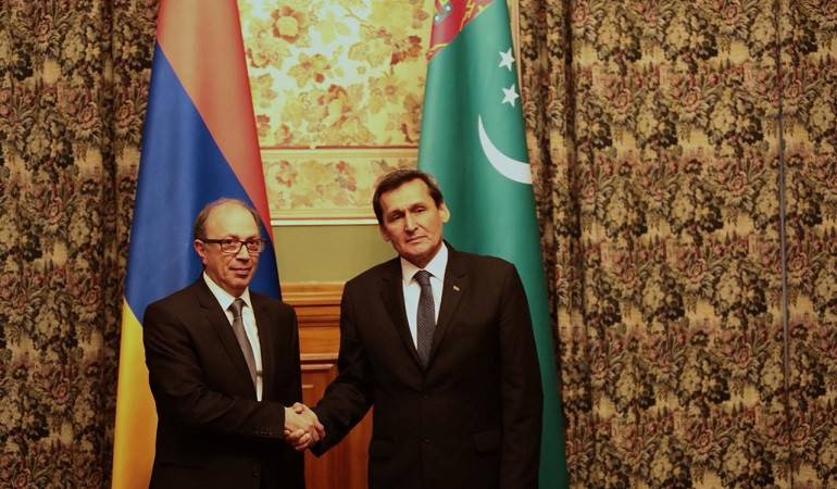 Այվազյանն ու Թուրքմենստանի իր գործընկերը մտքեր են փոխանակել ԱՊՀ օրակարգային հարցերի շուրջ