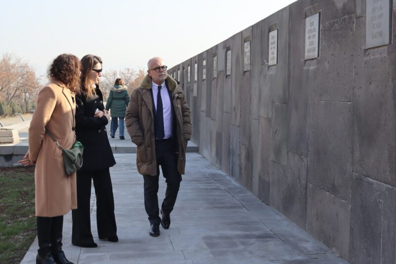 Ֆրանսիայի Եվրոպայի և արտաքին գործերի նախարարության հատուկ հանձնակատարն այցելել է Ծիծեռնակաբերդ
