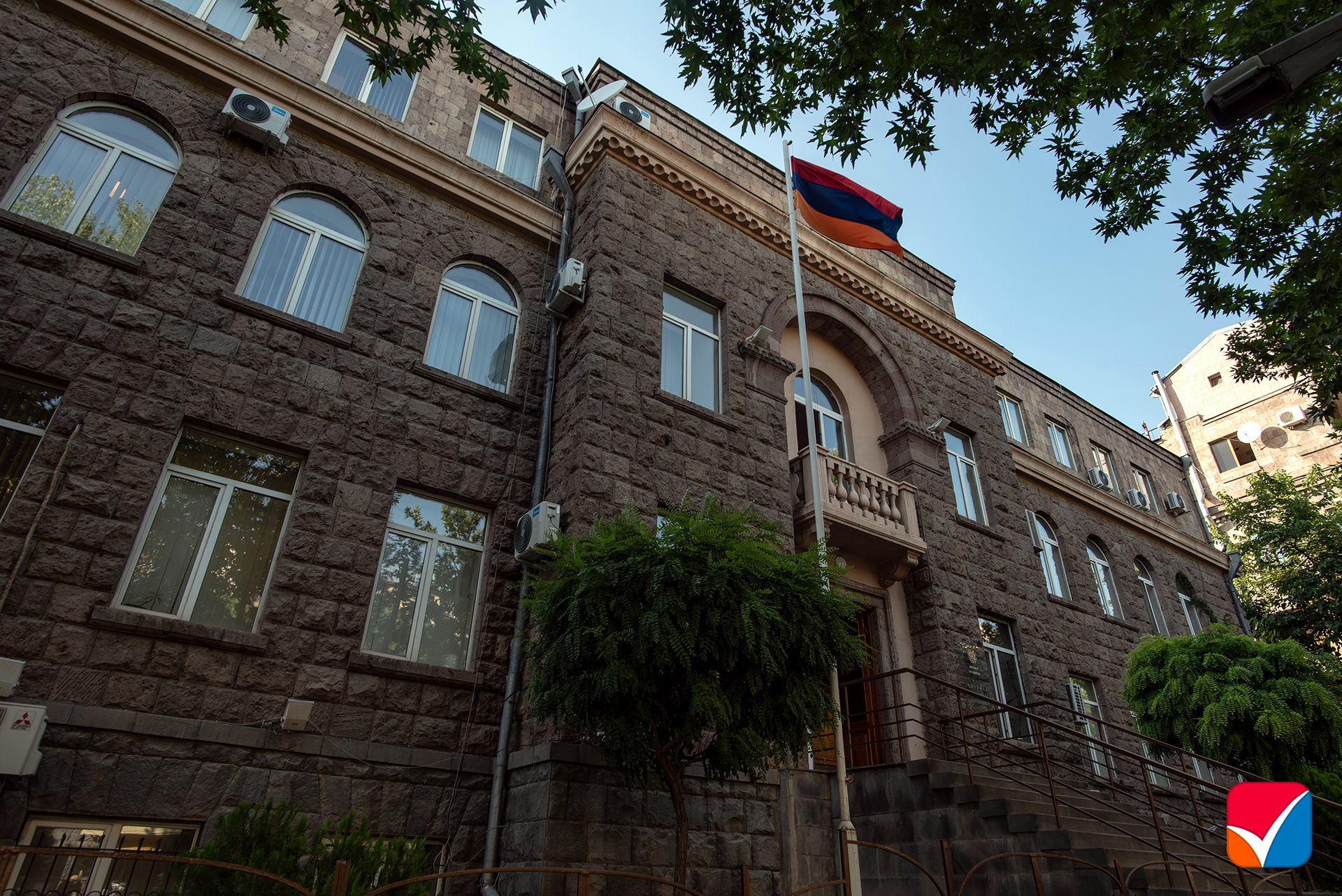 Վլադիմիր Վարդանյանի մանդատը տրվել է ընտրական ցուցակի հաջորդ թեկնածու Լուսինե Աքմաքչյանին