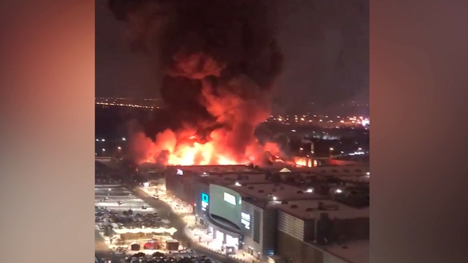 Пожар в торговом центре «МЕГА Химки» в Подмосковье