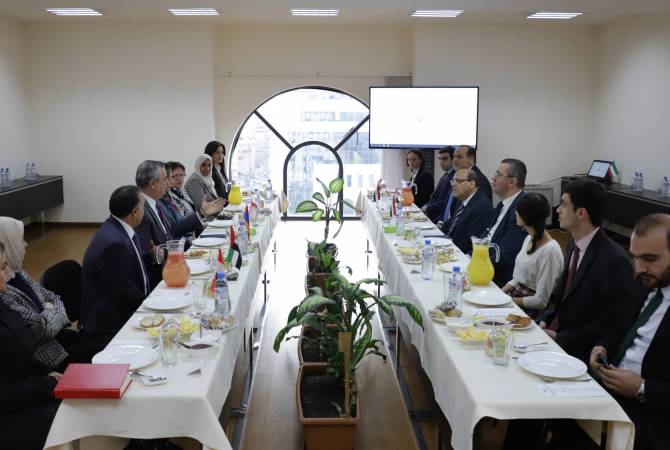 ԱԳՆ փոխնախարարը հանդիպել է մերձավորարևելյան տարածաշրջանի երկրների դիվանագետների հետ
