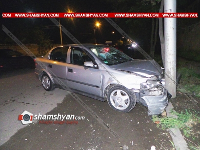 Երևանում բախվել են Mercedes-ն ու Opel-ը. վերջինս էլ բախվել է երկաթե էլեկտրասյանը