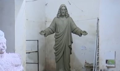 Ծառուկյանը Սամվելյանի արվեստանոցում ծանոթացել է Հիսուս Քրիստոսի արձանի գրեթե վերջնական տարբերակին (Տեսանյութ)