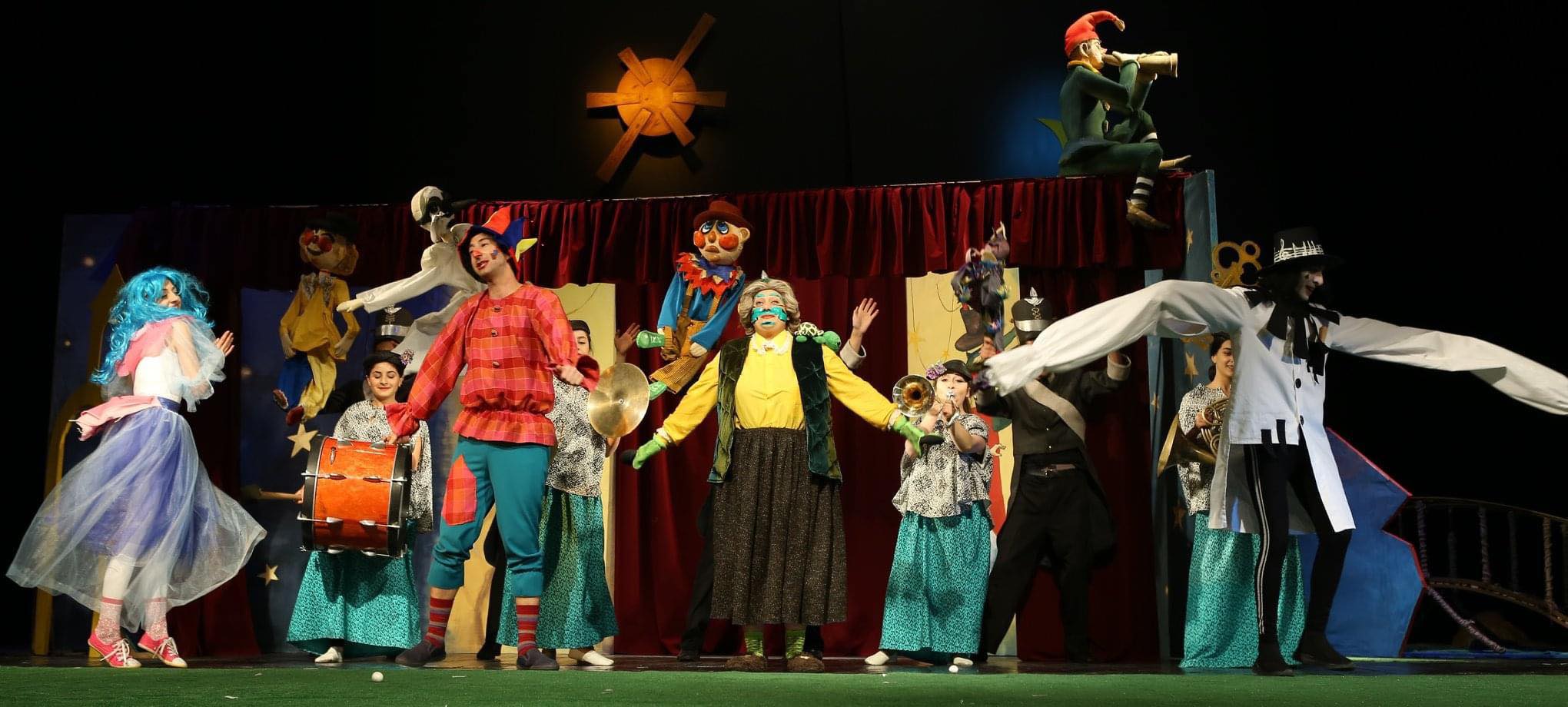 Գյումրու Դրամատիկականը  թարմացնում է մանկական խաղացանկը. Գյումրու Վարդան Աճեմյանի անվան պետական դրամատիկական թատրոնի մենեջեր (լուսանկարներ)