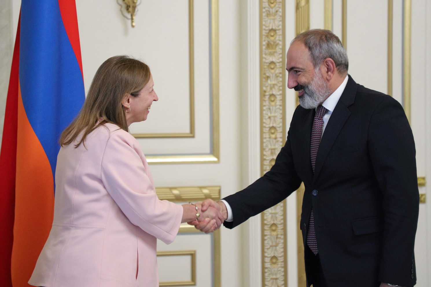ԱՄՆ դեսպանը շնորհավորել է Փաշինյանին և հայ ժողովրդին