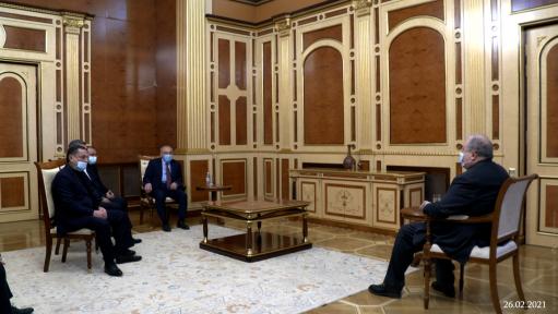 Նախագահի աշխատակազմը` ընդդիմության հետ հանդիպման մասին
