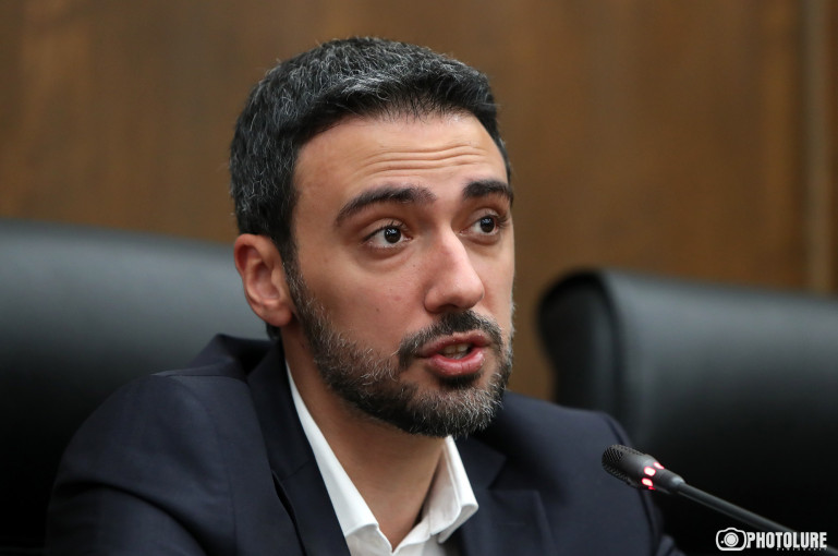 Տիկին Ավանեսյան, եթե վիրավորվել եք խոսքերիցս, ներողություն եմ խնդրում, դա առհասարակ կնամեծարության պահանջ է․ Արամ Վարդևանյան