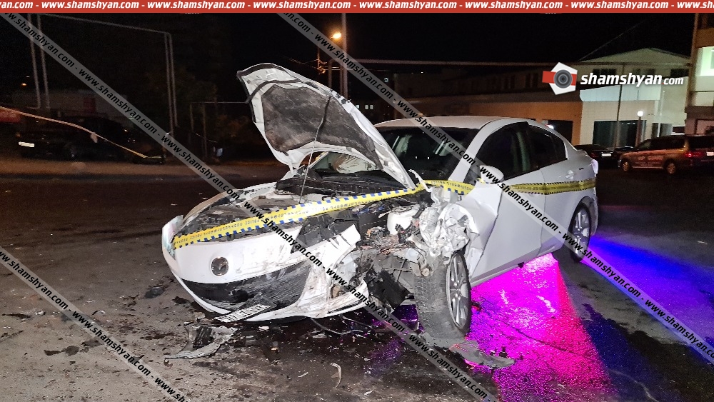Երևանում բախվել են Mazda-ն ու Opel-ը, 3 վիրավորներից մեկին դուրս են բերել փրկարարները