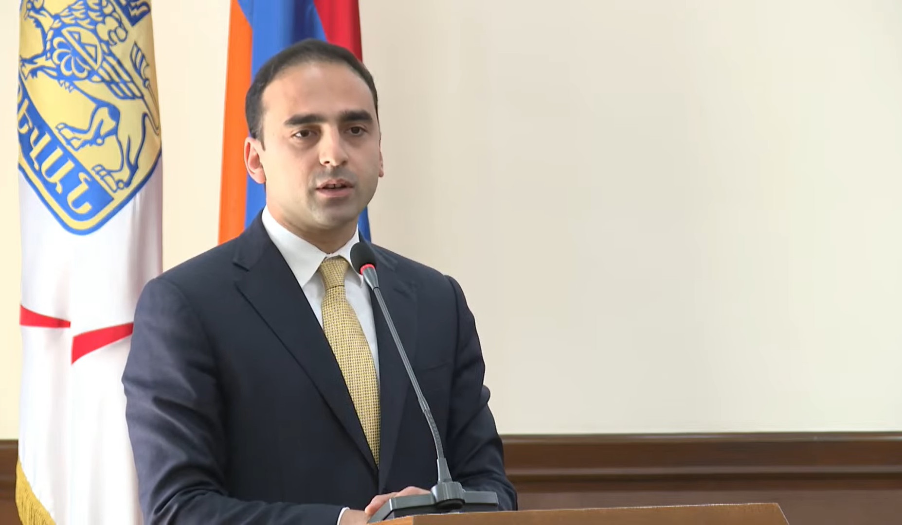Ավինյանի թանկարժեք ավիատոմսի համար պատժվողներ դեռ չկան. «Ժողովուրդ»