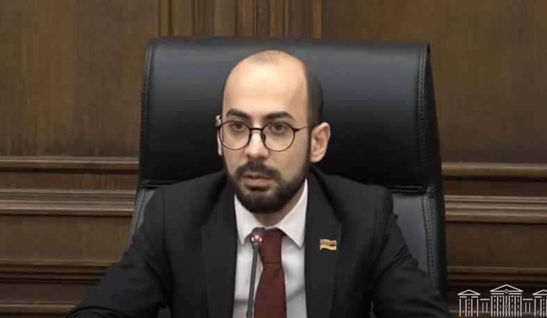 Խորհրդարանական ընդդիմության խմբակցությունները չգիտեն, թե ինչ են ուզում, որովհետև տարբեր առաջարկներ են հնչում նույն խմբակցության տարբեր պատգամավորներից․ ՔՊ-ականը՝ ընդդիմությանը