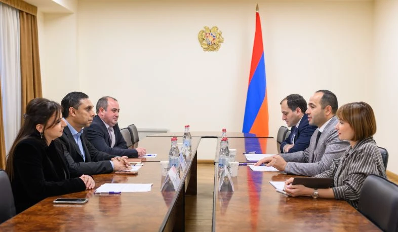Դավիթ Թադևոսյանն ընդունել է «Մայքրոչիփ Թեքնոլոջիի» ներկայացուցիչներին