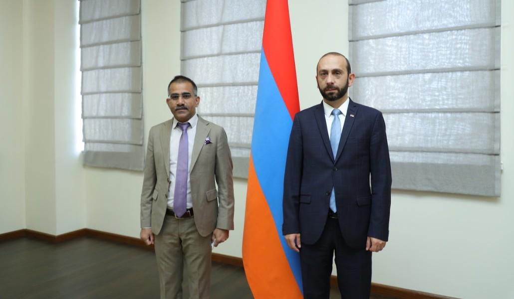 Արարատ Միրզոյանն ու ՀՀ-ում Հնդկաստանի դեսպանը քննարկել են «Հյուսիս-Հարավ» միջազգային տրանսպորտային միջանցքի շուրջ զարգացումները