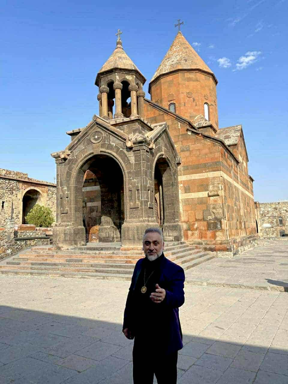 Շարունակենք հայ մնալ՝ երգով, հավատքով, բարությամբ․ Ադամ Բարրո