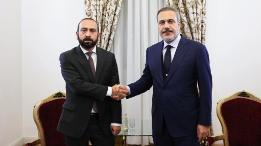 Միրզոյանն ու Թուրքիայի ԱԳ նախարարը քննարկել են երկկողմ և տարածաշրջանային հարցեր