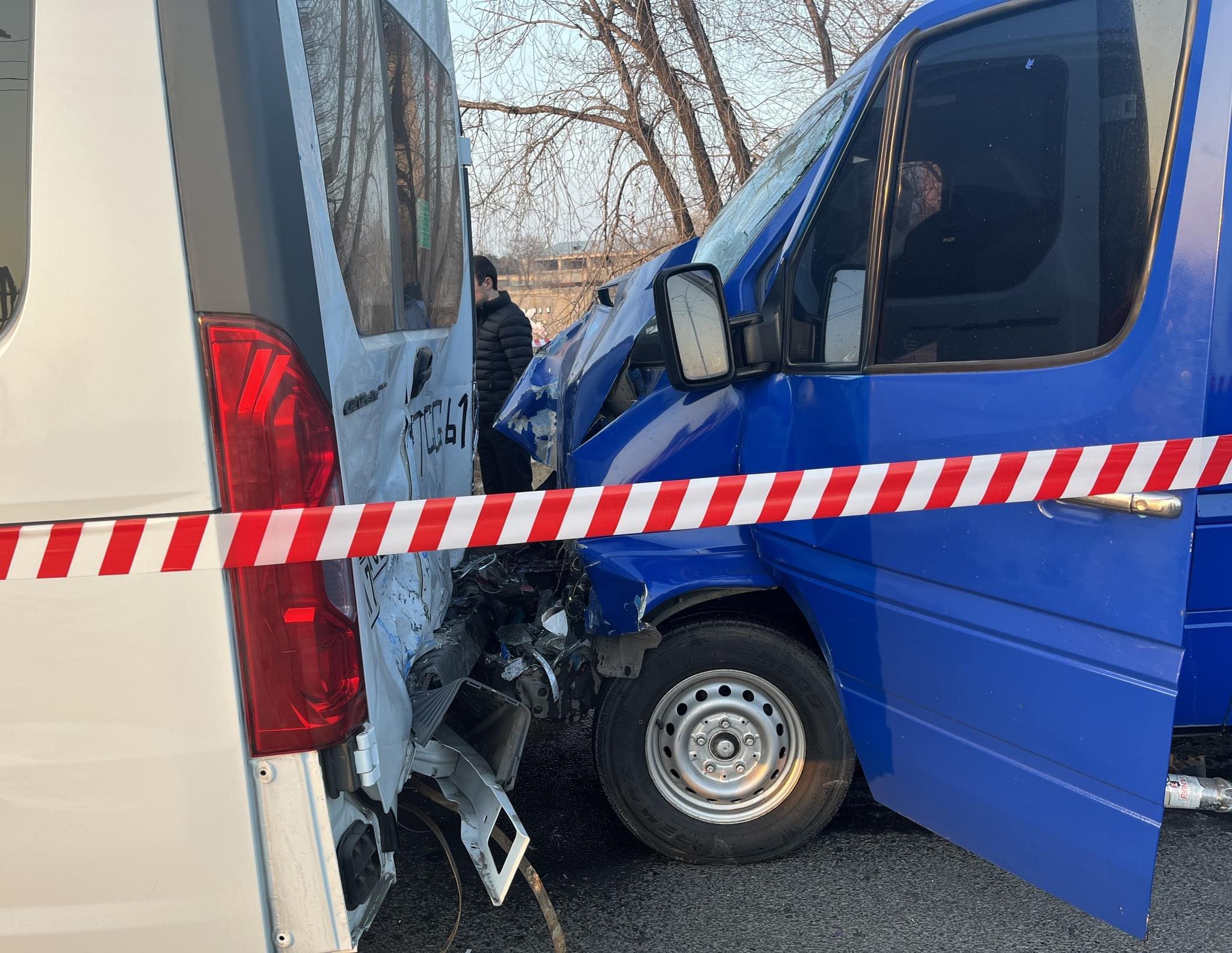 Մեկ զոհ, յոթ վիրավոր. Երևան-Արմավիր ավտոճանապարհին միմյանց են բախվել «Մերսեդես Սպրինտեր» մակնիշի և «Գազել» մակնիշի ավտոմեքենաները