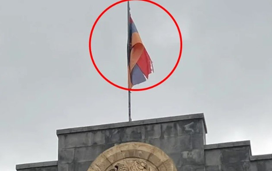 Քաղաքապետարանը 32 մլն դրամի դրոշ կտեղադրի. «Ժողովուրդ»