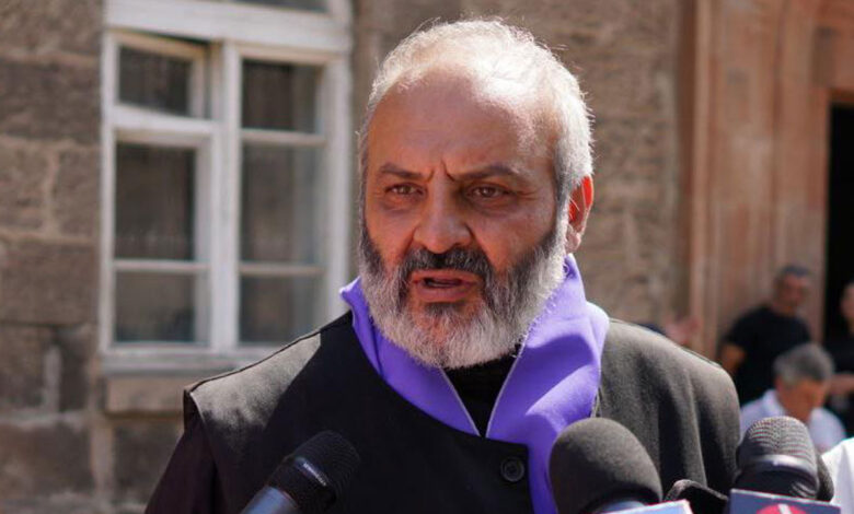 Կանադայի իմ քաղաքացիությունից հրաժարվել-չհրաժարվել ոչ մեկին չի վերաբերում. Բագրատ Սրբազան