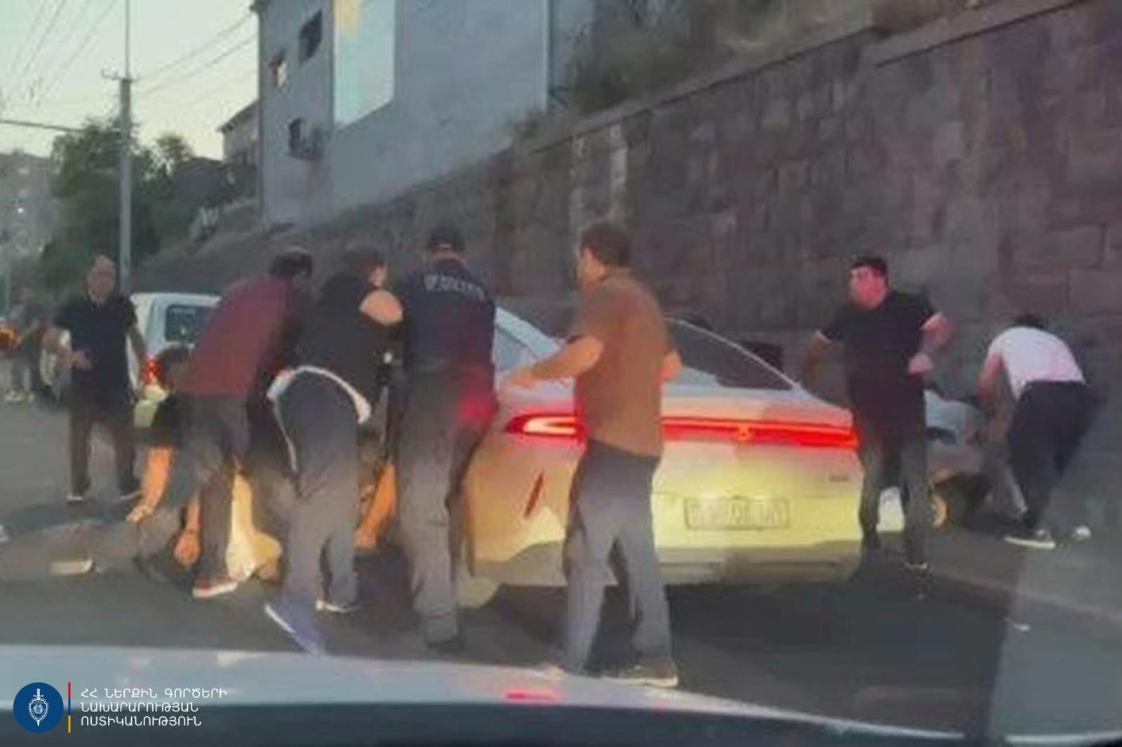 Իրավապահները հայտնաբերել են մոտ 10 կգ մարիխուանայի նմանվող զանգված․ երեք անձ ձերբակալվել է