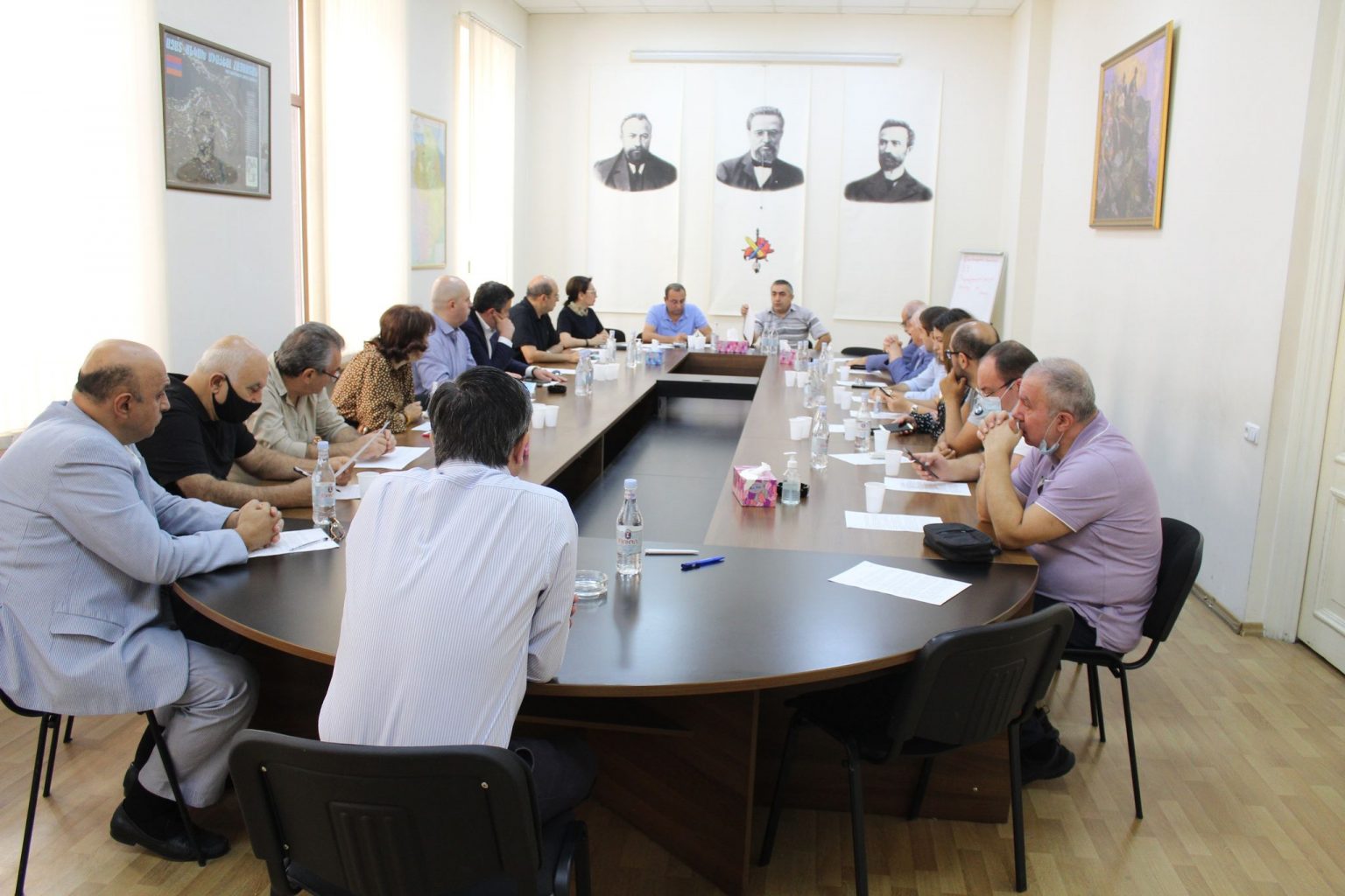 Արծրուն Հովհաննիսյանը խոցված քաղաքացիական ավտոբուսի տեսանյութ է հրապարակել