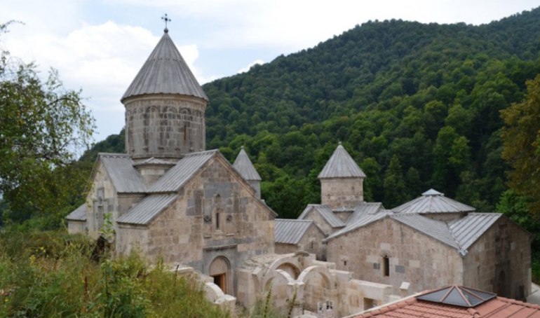 Հաղարծին վանական համալիրի մոտակայքում ավտոբուս է շրջվել․ կա 18 տուժած