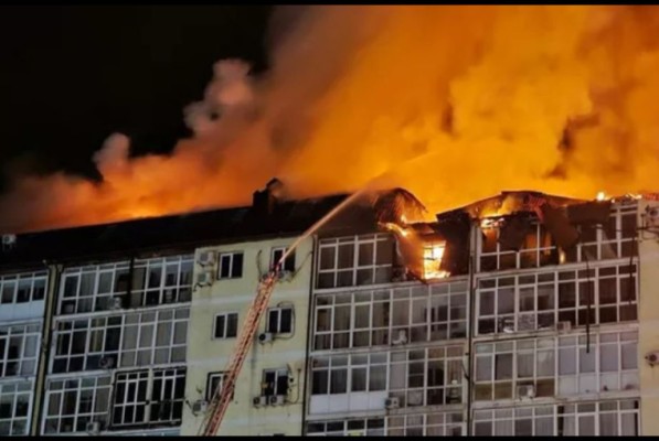 В Анапе потушили пожар в многоэтажном жилом доме