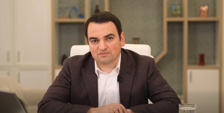 Ես չեմ տեսնում, որ Ադրբեջանի առաջարկն օրինական է մեր երկրի համար, իրենք պետք է չորոշեն՝ մեր երկրի Սահմանադրությունն ինչպես լինի. Նարեկ Կարապետյան
