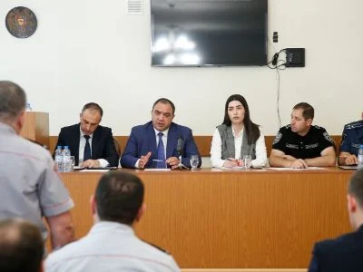 Թմրամիջոցների դեմ պայքար, ապօրինի զենք-զինամթերքի հայտնաբերում. ՆԳ նախարարը Սյունիքի մարզում անցկացրել է խորհրդակցություն