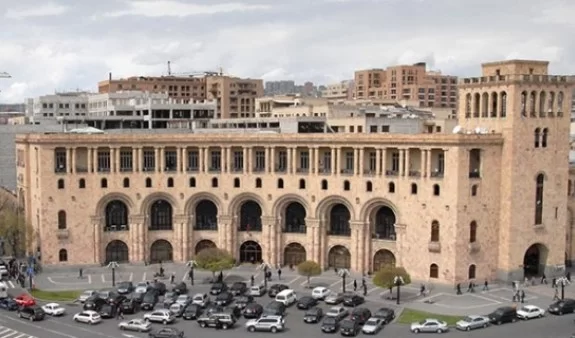Ինչ ճակատագիր պետք է ունենան ԱԳՆ նախկին շենքն ու չշահագործվող այլ շենքերը. «Փաստ»