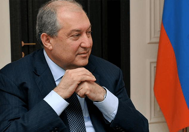 Երախտագիտության մեդալ` թավջութակահար Արամ Թալալյանին և ալտահար Յաշա Պապյանին