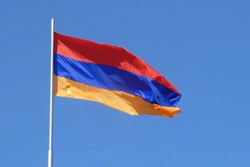 Հայաստանի բոլոր բնակավայրերի հիմնական մուտքերում կտեղադրվեն պետական դրոշներ