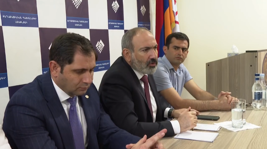 Փաշինյանը հանդիպել է  Աջափնյակ վարչական շրջանի  ՔՊ կուսակցության համակիրների հետ․ Ուղիղ
