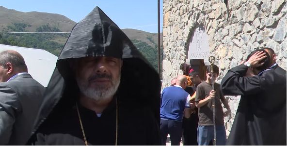 Քաջարան համայնքի Փուխրուտ գյուղի Սբ Ստեփանոս եկեղեցին վերսկսել է իր հոգևոր գործունեությունը
